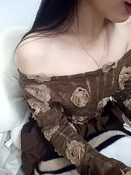 Snapshot of Lovely_kute chatting on 02.10.25 Lovely kute online show from 02.10.25