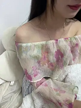 Snapshot of Lovely_kute chatting on 02.23.25 Lovely kute online show from 02.23.25