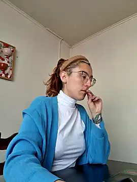 Snapshot of Afrania chatting on 12.22.24 Afrania online show from 12.22.24