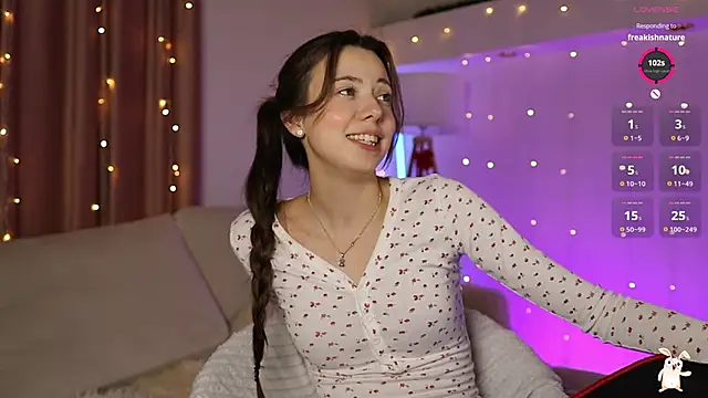 Goldy Grace  online show from 01.14.25