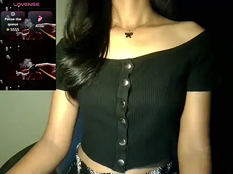 Snapshot of glowybekwa chatting on 03.04.26 glowybekwa online show from 03.04.26