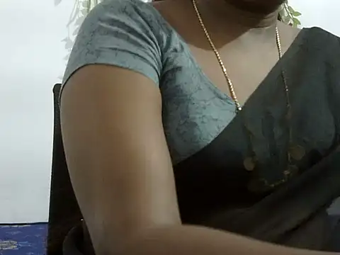 Snapshot of Hot_akshara chatting on 10.05.25 Hot akshara online show from 10.05.25