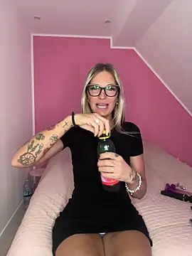 Lydie off online show from 02.12.25