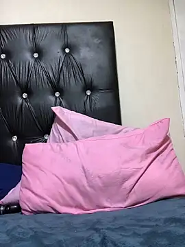 Snapshot of SexyAngeliqua chatting on 02.19.25 SexyAngeliqua online show from 02.19.25