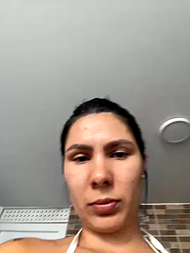 Snapshot of SofiaG_ chatting on 10.05.25 SofiaG online show from 10.05.25