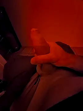 Snapshot of alpha_hard chatting on 09.22.25 alpha hard online show from 09.22.25