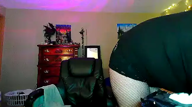 Snapshot of lilyhornyhousewife chatting on 03.05.25 lilyhornyhousewife online show from 03.05.25