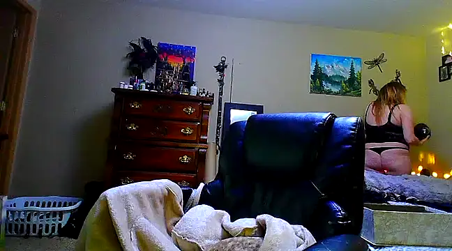 Snapshot of lilyhornyhousewife chatting on 03.08.25 lilyhornyhousewife online show from 03.08.25