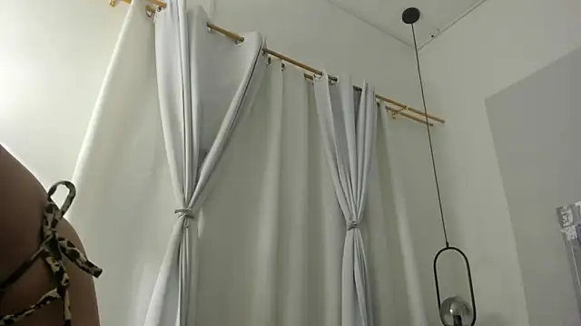 Snapshot of Gabriela_Lopez1 chatting on 12.16.24 Gabriela Lopez1 online show from 12.16.24