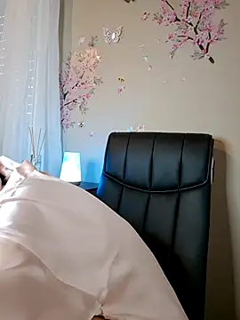 Snapshot of Jujuicy_97 chatting on 03.21.25 Jujuicy 97 online show from 03.21.25