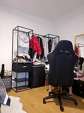 Snapshot of Jujuicy_97 chatting on 11.10.25 Jujuicy 97 online show from 11.10.25