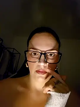 Snapshot of Jujuicy_97 chatting on 12.05.25 Jujuicy 97 online show from 12.05.25