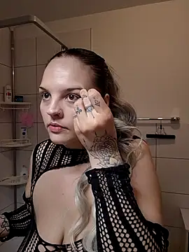 Snapshot of Jujuicy_97 chatting on 02.05.26 Jujuicy 97 online show from 02.05.26