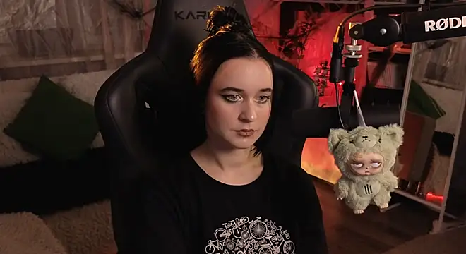 KiraLiLime online show from 11.02.25