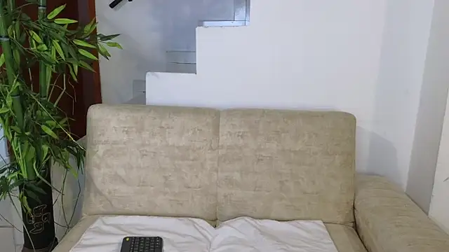 Lorenne Miller online show from 09.10.25