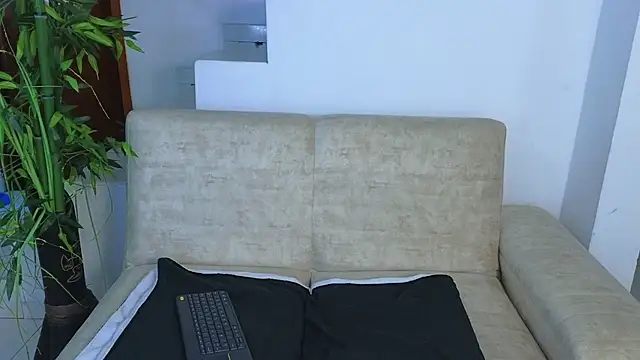 Lorenne Miller online show from 09.28.25