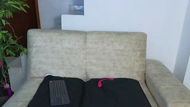 Lorenne Miller online show from 10.19.25