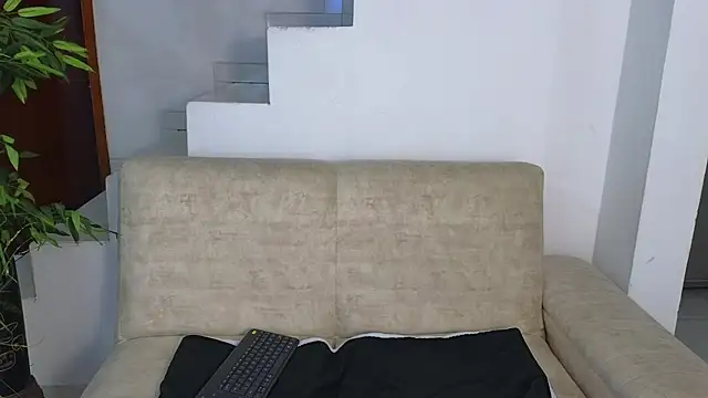 Lorenne Miller online show from 11.05.25