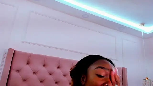 mia schwarz online show from 09.17.25