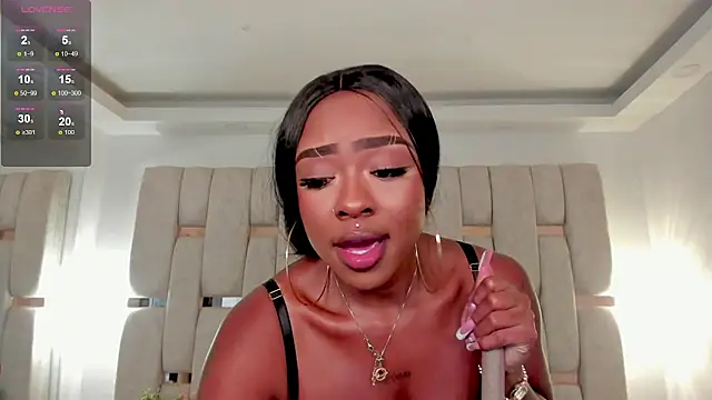 Snapshot of mia_schwarz chatting on 02.03.26 mia schwarz online show from 02.03.26