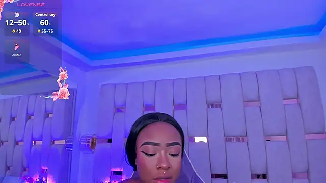 Snapshot of mia_schwarz chatting on 02.12.26 mia schwarz online show from 02.12.26