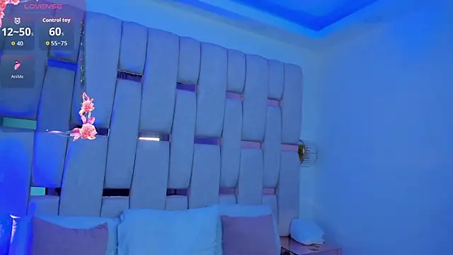 Snapshot of mia_schwarz chatting on 02.13.26 mia schwarz online show from 02.13.26