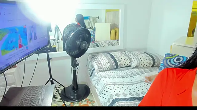 Evelonga 707 online show from 01.22.25