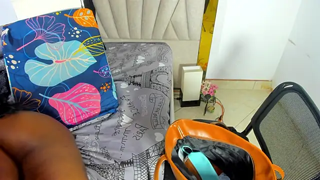 Evelonga 707 online show from 03.06.25