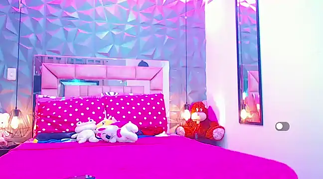 Snapshot of Doll_IvannaTs chatting on 02.20.25 Doll IvannaTs online show from 02.20.25