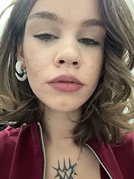 Snapshot of Street_young chatting on 12.15.24 Street young online show from 12.15.24