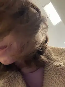 Snapshot of Street_young chatting on 12.20.24 Street young online show from 12.20.24