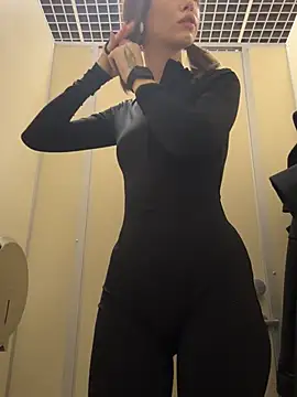 Snapshot of Street_young chatting on 01.27.25 Street young online show from 01.27.25