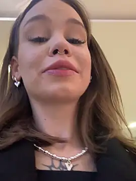 Snapshot of Street_young chatting on 03.14.25 Street young online show from 03.14.25