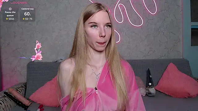 Snapshot of Cutieblondegirl chatting on 02.20.26 Cutieblondegirl online show from 02.20.26