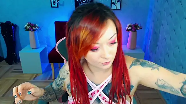 Snapshot of Miss-Tattoo chatting on 01.18.25 Miss-Tattoo online show from 01.18.25