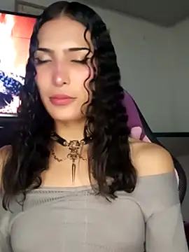 Lanna hott  online show from 10.03.25