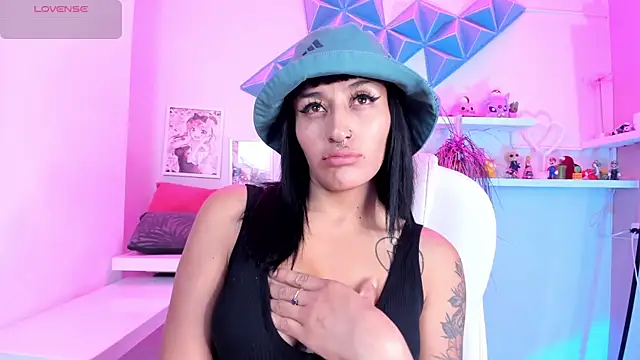 Snapshot of Valkiria_ponce chatting on 01.17.26 Valkiria ponce online show from 01.17.26