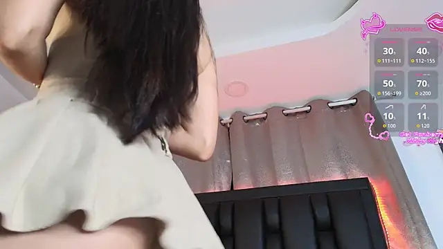 Snapshot of SaraRoy_ chatting on 06.19.26 SaraRoy online show from 06.19.26