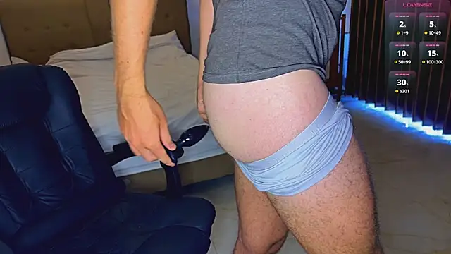 Snapshot of tommy_cumfinger chatting on 07.10.26 tommy cumfinger online show from 07.10.26