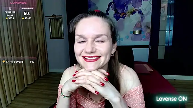 Snapshot of AriaGray chatting on 04.18.26 AriaGray online show from 04.18.26