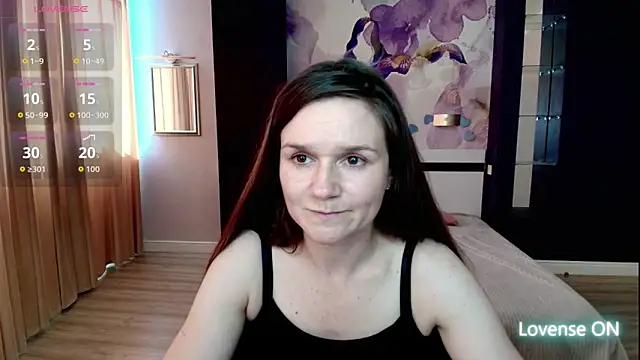 Snapshot of AriaGray chatting on 06.01.26 AriaGray online show from 06.01.26