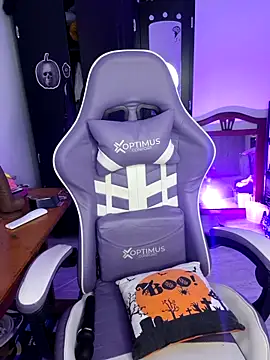 Aria Bennett21 online show from 04.30.26