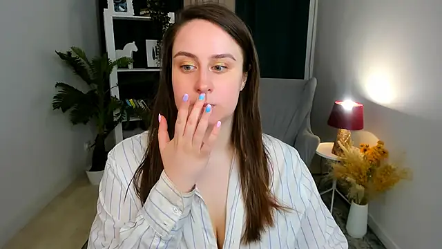 Snapshot of Lattea chatting on 04.10.26 Lattea online show from 04.10.26