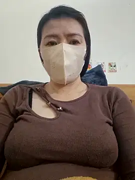 Snapshot of Susu204 chatting on 12.16.24 Susu204 online show from 12.16.24