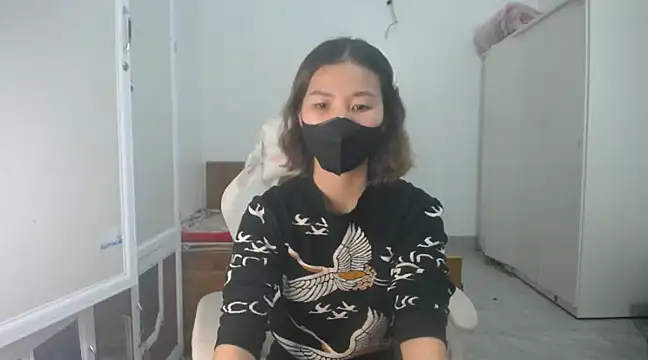 Snapshot of Susu204 chatting on 12.23.24 Susu204 online show from 12.23.24