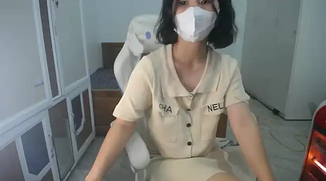 Snapshot of Susu204 chatting on 12.28.24 Susu204 online show from 12.28.24