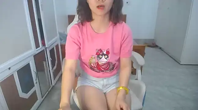 Snapshot of Susu204 chatting on 03.05.25 Susu204 online show from 03.05.25