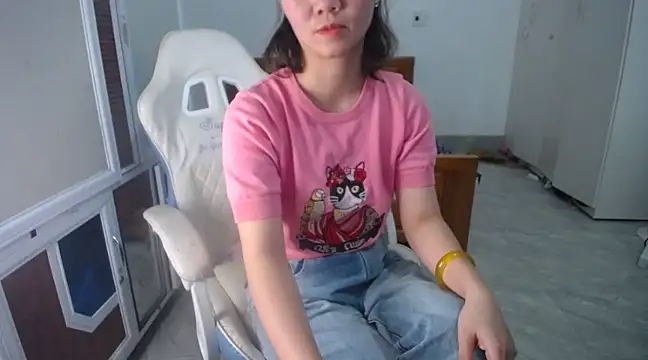 Snapshot of Susu204 chatting on 03.21.25 Susu204 online show from 03.21.25