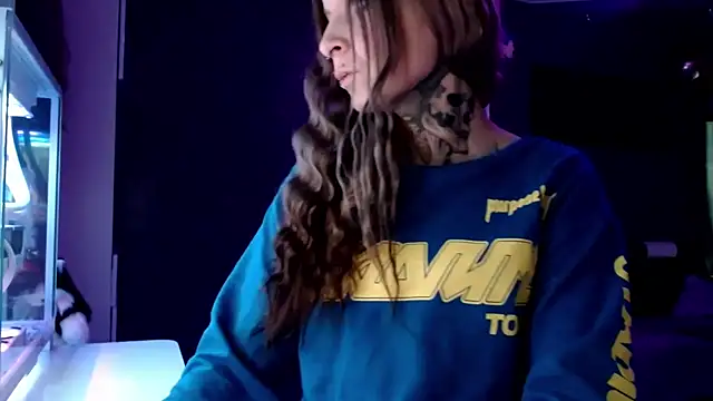 InesGold online show from 01.28.25