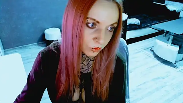 Snapshot of InesGold chatting on 11.25.25 InesGold online show from 11.25.25